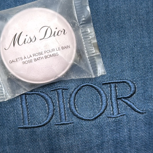 Dior Blue Cosmetic Pouch with bath bomb - Picture 7 of 9